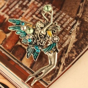 F19 Crystal Angel Wings Diamond brooch