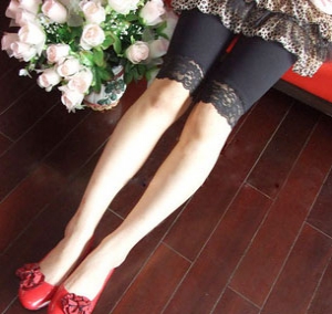 knee lenght leggings with lace