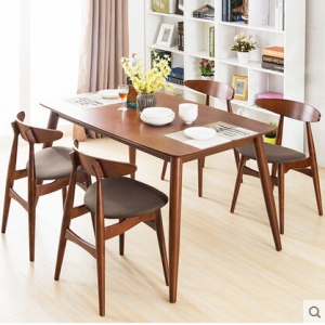长方形实木餐桌椅  一桌四椅